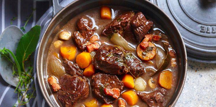 Le boeuf bourguignon, un plat français traditionnel ...